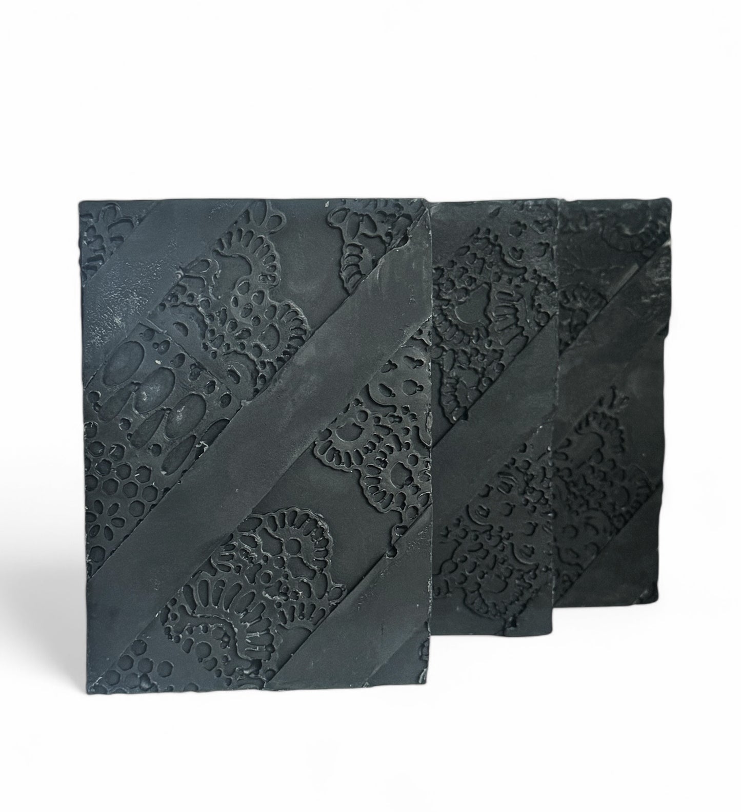 Char Noir, Charcoal Soap infused with Coconut Charcoal, Mint & Pine, min 180g/6.34oz